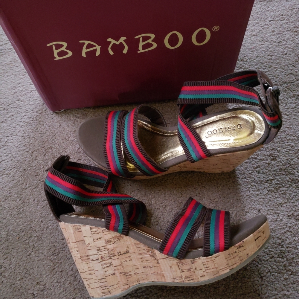 Bamboo Women's Elastic Wedge Sandals Size 6.5